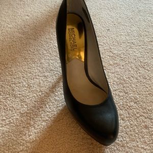 Michael Kors heals size 7 1//